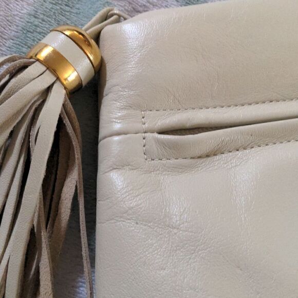 Cream vintage purse with fringe detail - Picture 5 of 6